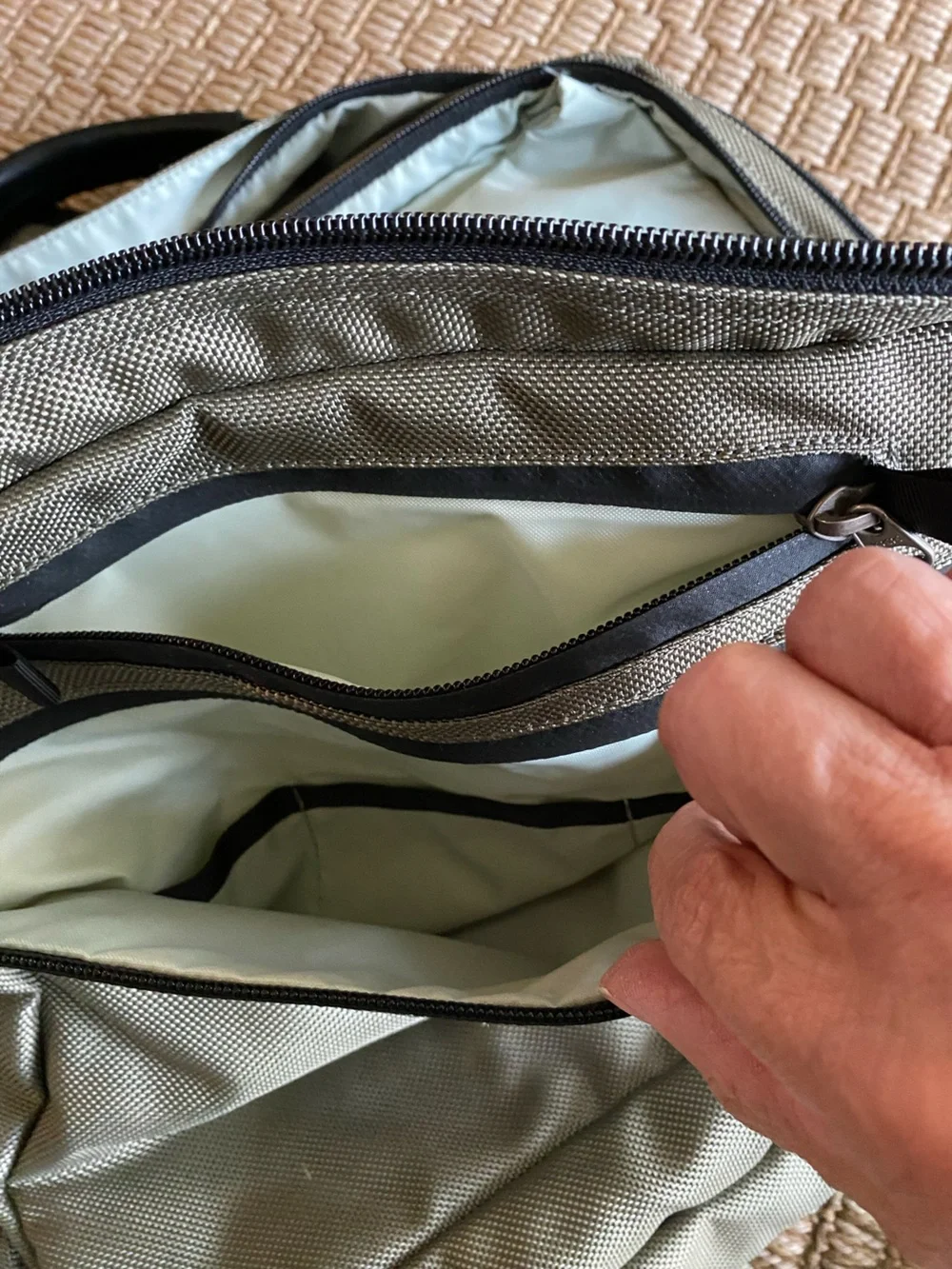 Patagonia slim briefcase